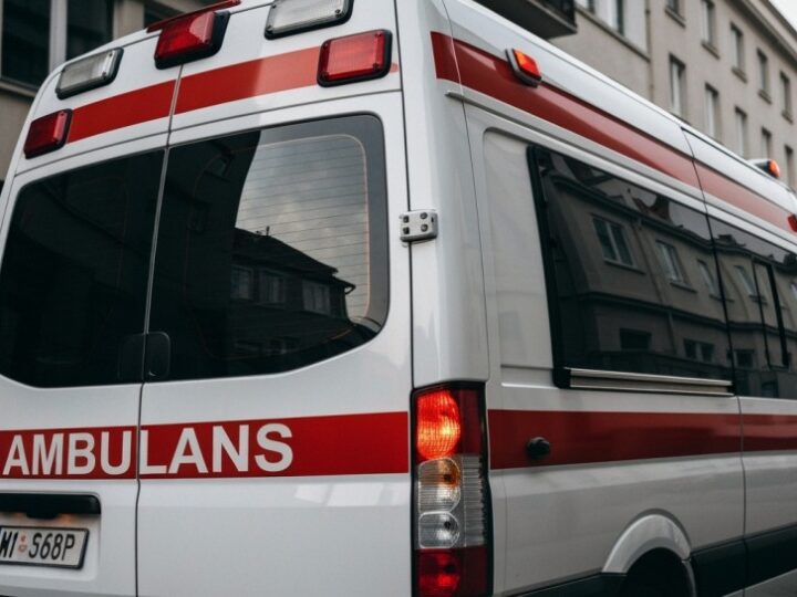 Spokojna interwencja policji uratowała 20-latkę na moście w Bytowie